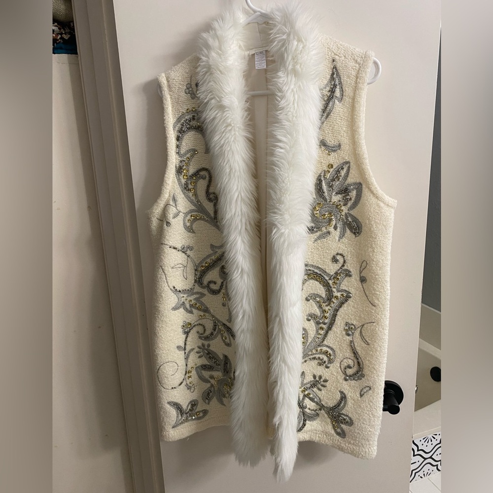 Chico's Embellished Ivory Knit Lined Vest with Faux Fur Trim Size L/XL Chico’s 3